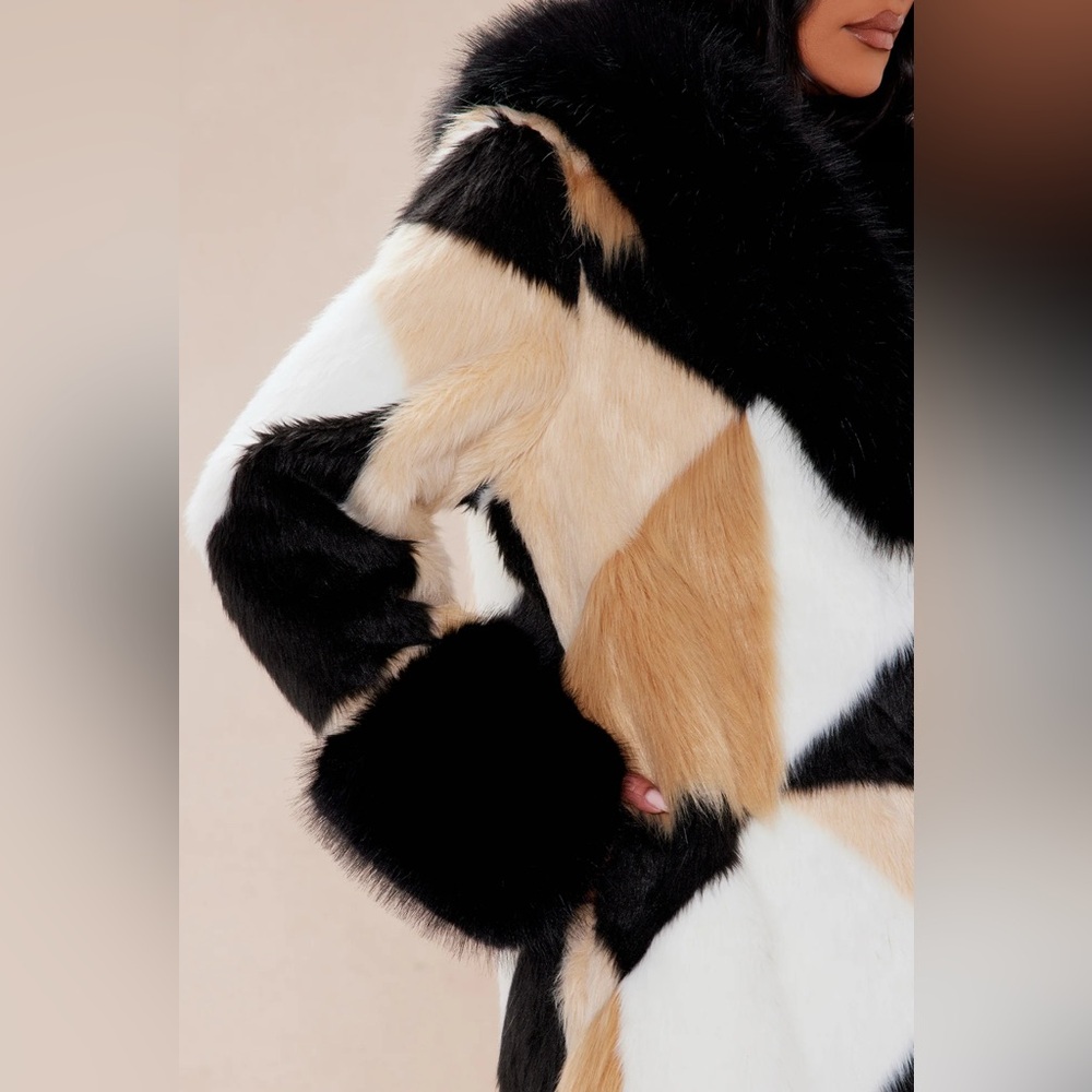 Geometric Patterned Fur Coat 1X - Picture 7 of 12